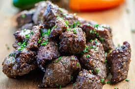 Air Fryer Steak Tips with Creamy Horseradish Sauce