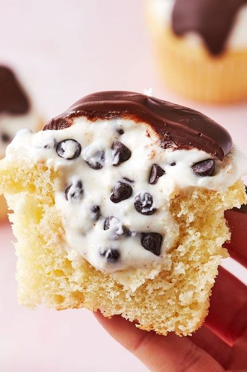 Cannoli Cupcakes