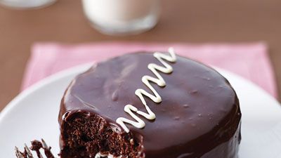 Chocolate Cream Cakes