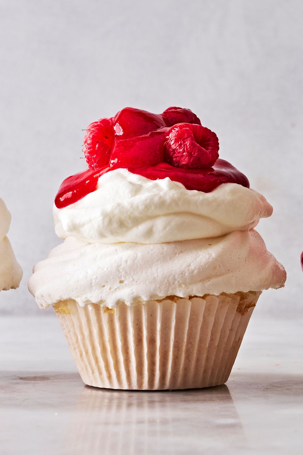 Pavlova Cupcakes With Raspberry Sauce