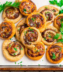 Pesto Mozzarella Pinwheel Rolls