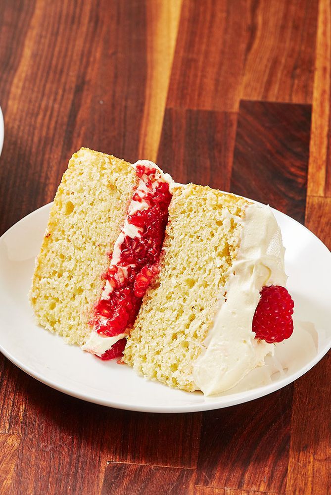White Chocolate And Raspberry Cake