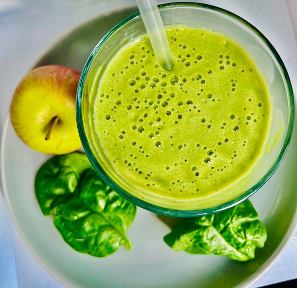 Apple And Spinach Smoothie (Weight-Loss)