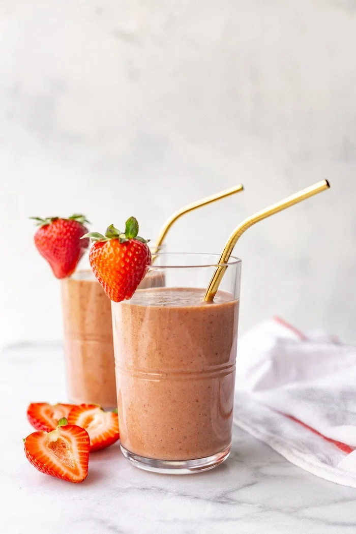 Chocolate Covered Strawberry Smoothie