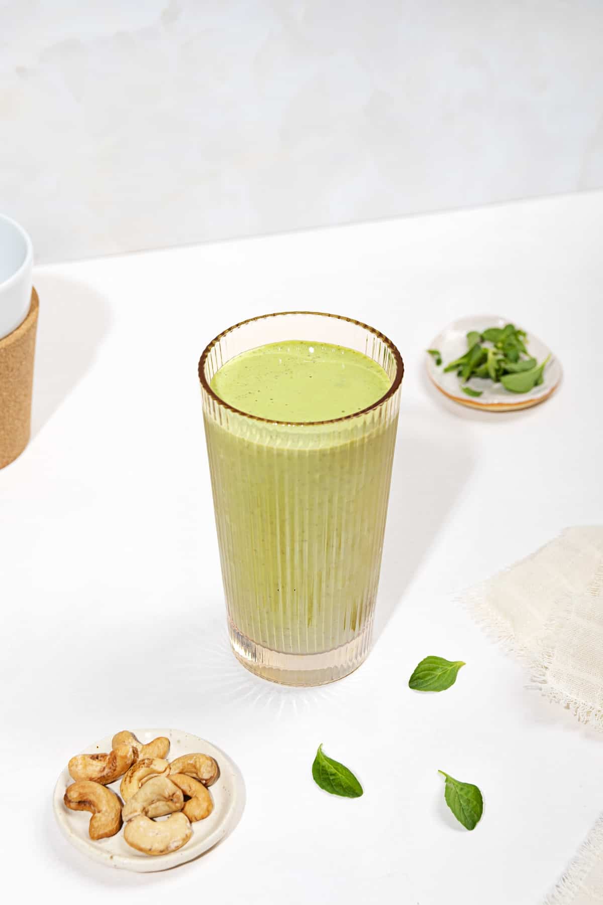 Fresh and Minty Pineapple and Spinach Smoothie