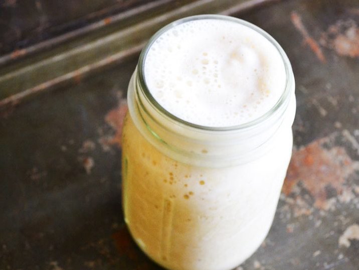 HEALTHY EGGNOG SMOOTHIE