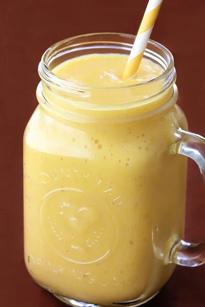 PINEAPPLE GINGER SMOOTHIE