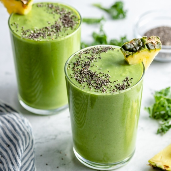 Refreshing Pineapple Kale Smoothie