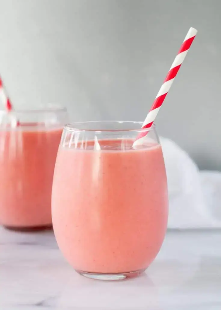 STRAWBERRY PINEAPPLE SMOOTHIE