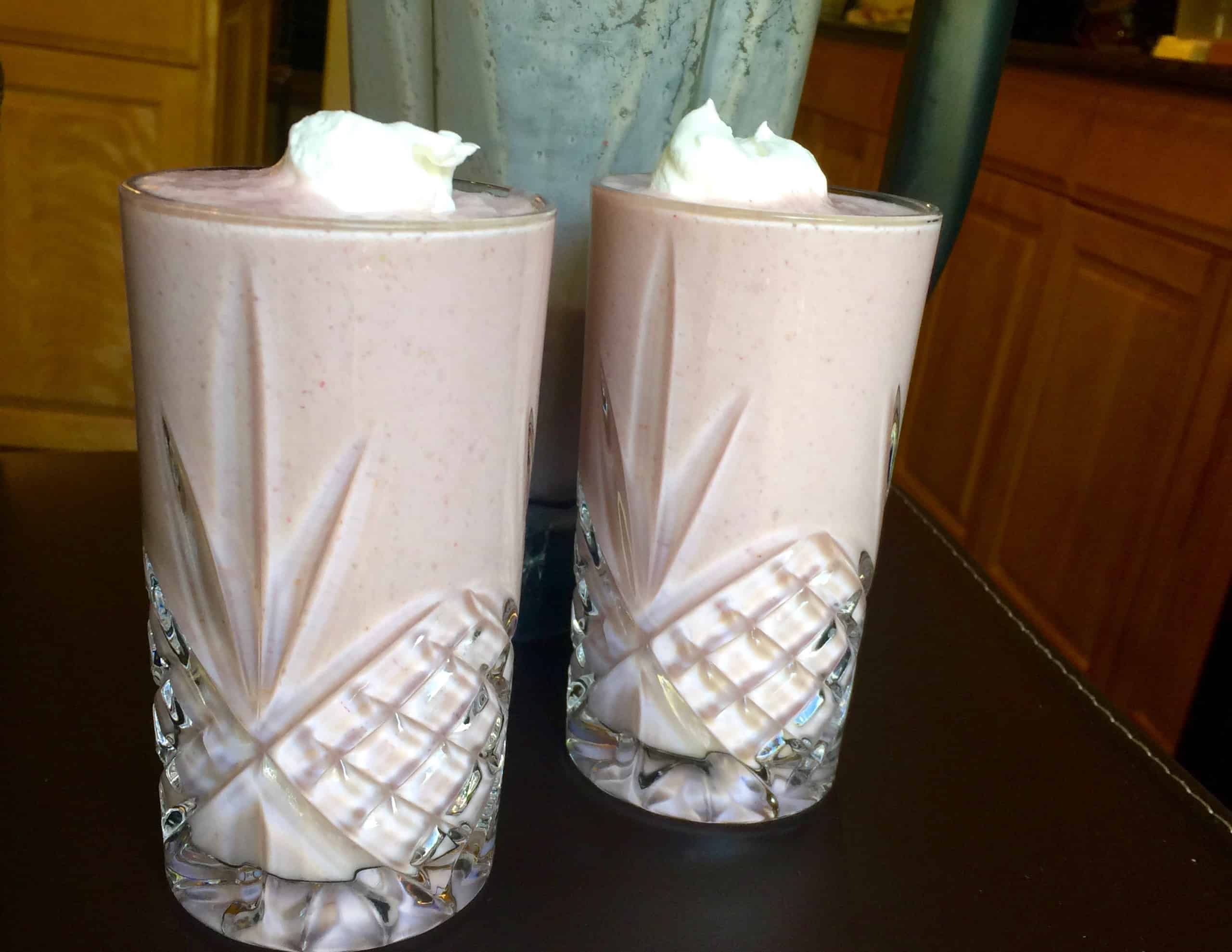 Skinny Strawberry Cheesecake Smoothie